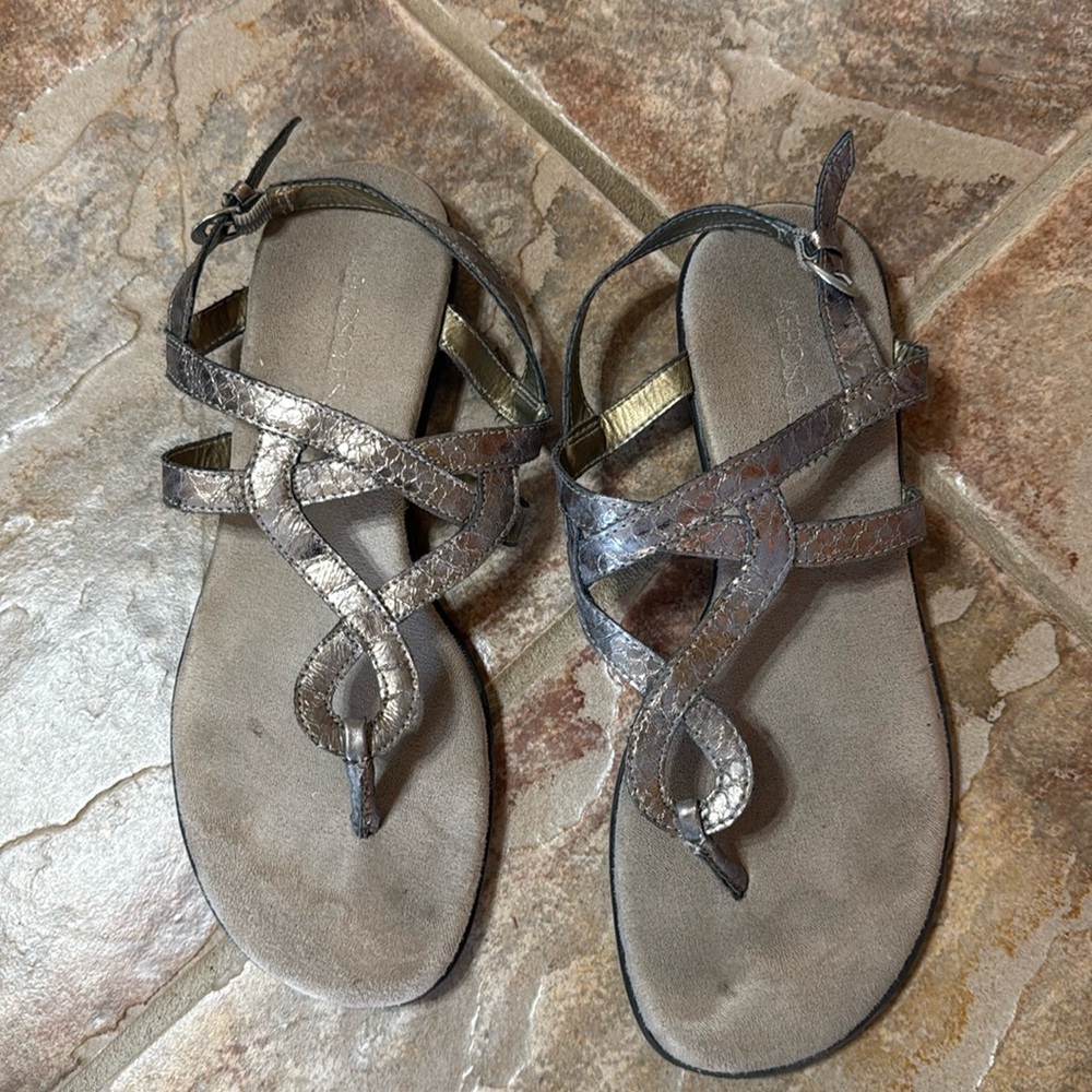 Super comfy bronze sandals